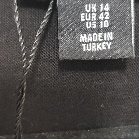 Boohoo Men's Athletics Black Front Embroidery T-Shirt Size 10 - Picture 6 of 8